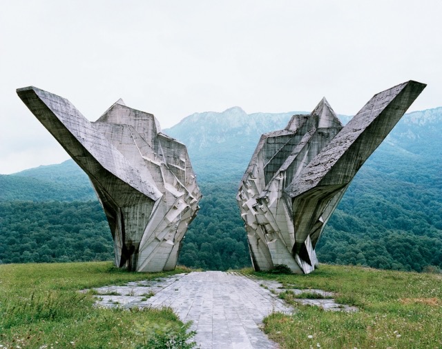 Spomeniks © Jan Kempenaers